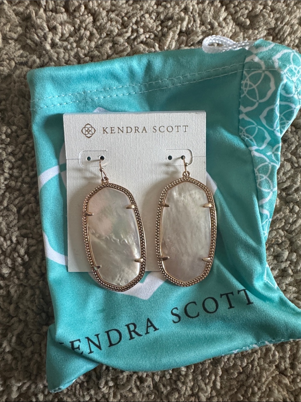 Kendra Scott Elle Gold Drop Earrings in Ivory Mother-of-Pearl